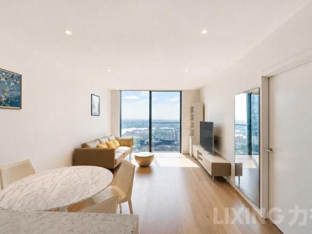 Flat for sale in Isle Of Dogs, Greater London