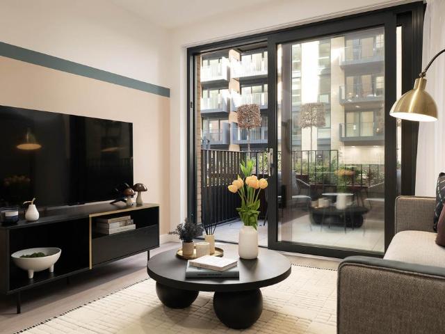 Flat for sale in London Borough of Hounslow, Strand