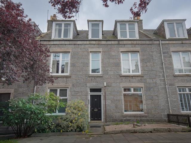 Flat for sale in West End, Ballindoch