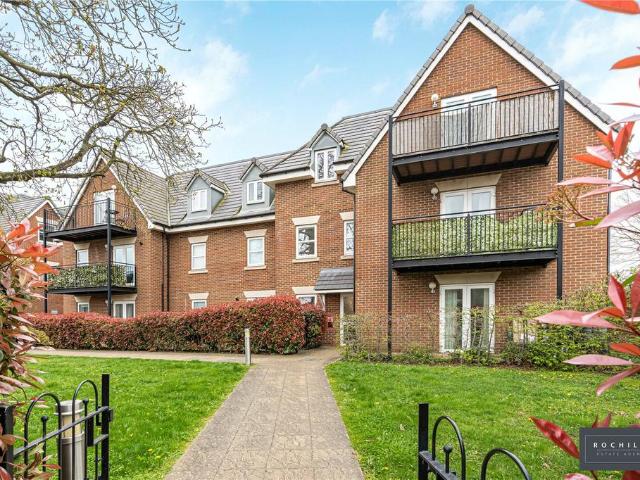 Flat for sale in Blackhills, Surrey