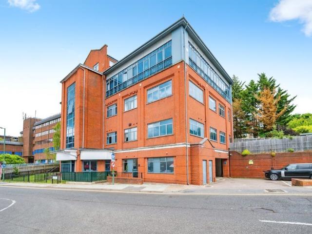 Flat for sale in The Image, Pouchen End