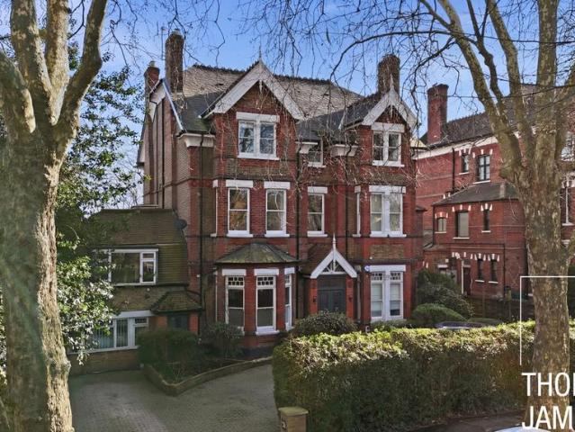 Flat for sale in Shepherd's Hill, Crouch End