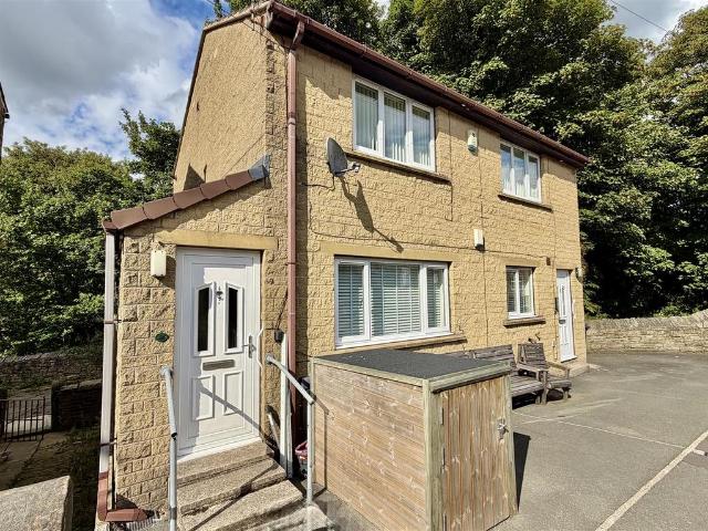 Flat for sale in Meltham, West Yorkshire