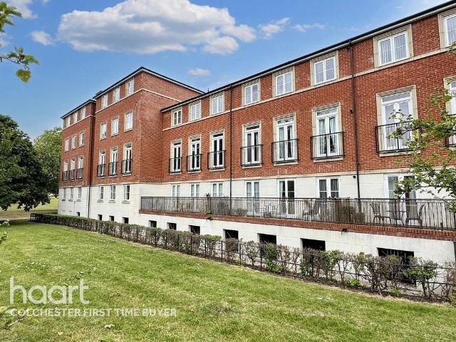 Flat for sale in Fordham Heath, Essex