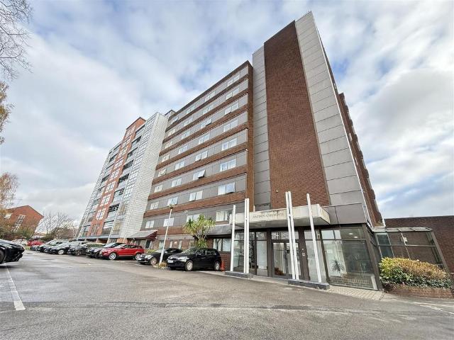 Flat for sale in Old Trafford, Trafford Park