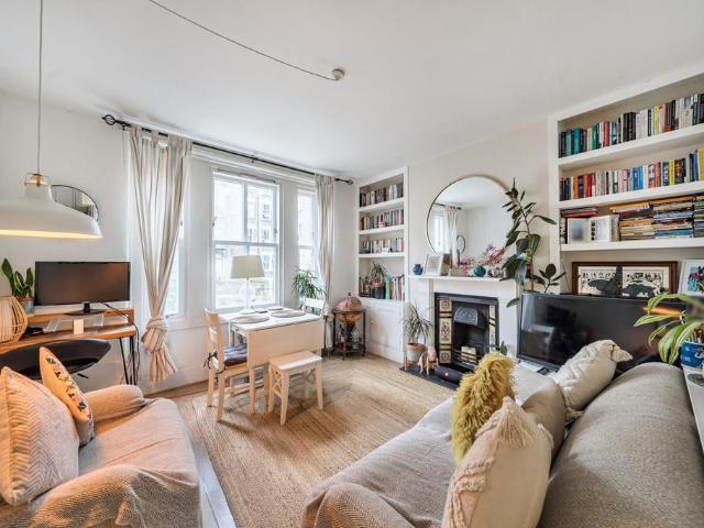 Flat for sale in Old Kent Road, Greater London