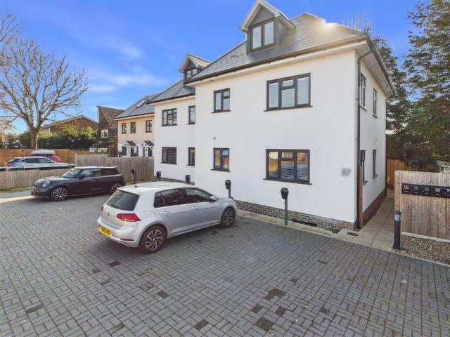 Flat for sale in Lower Green Esher, Blackhills