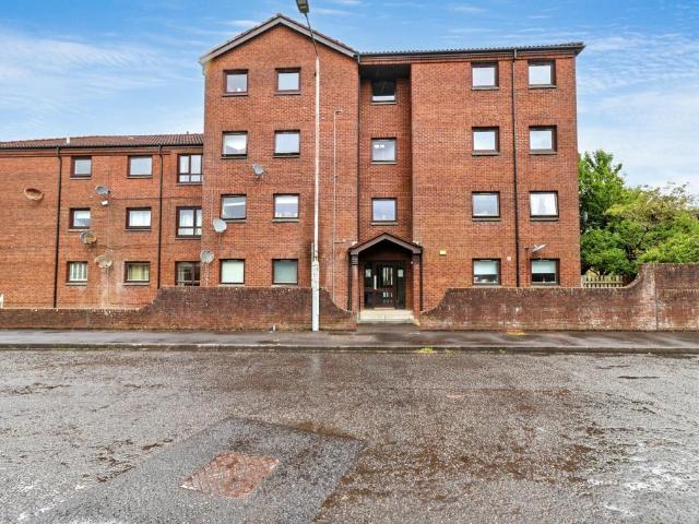 Flat for sale in Shortroods, Glenburn