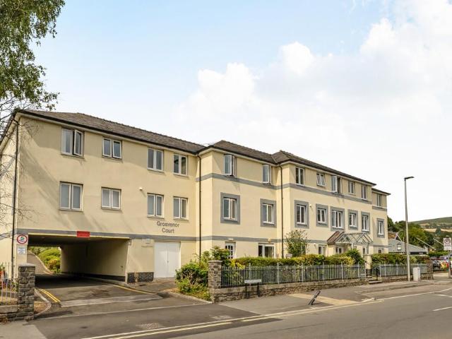 Flat for sale in Strode, Devon