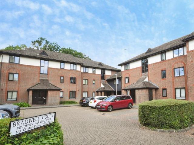Flat for sale in Hutton, Navestock Side