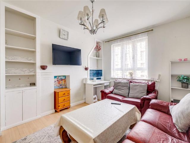 Flat for sale in Hammersmith, Greater London