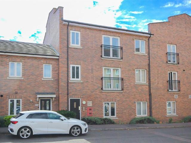 Flat for sale in Harrowden, Bedford