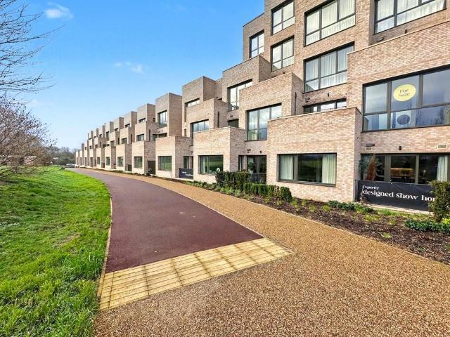Flat for sale in Arbury, Cambridgeshire