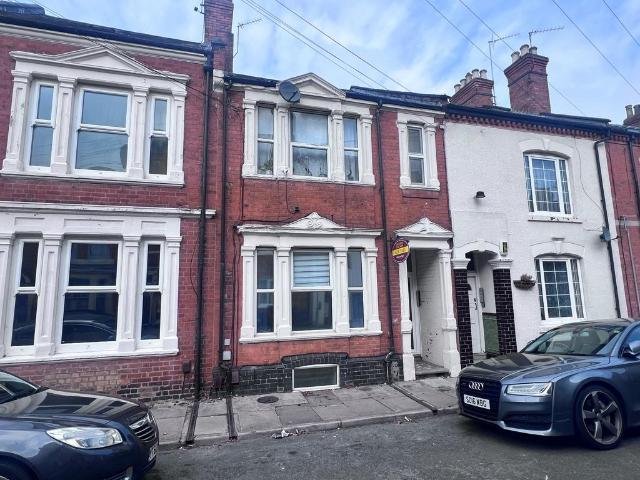 Flat for sale in Phippsville, Northampton
