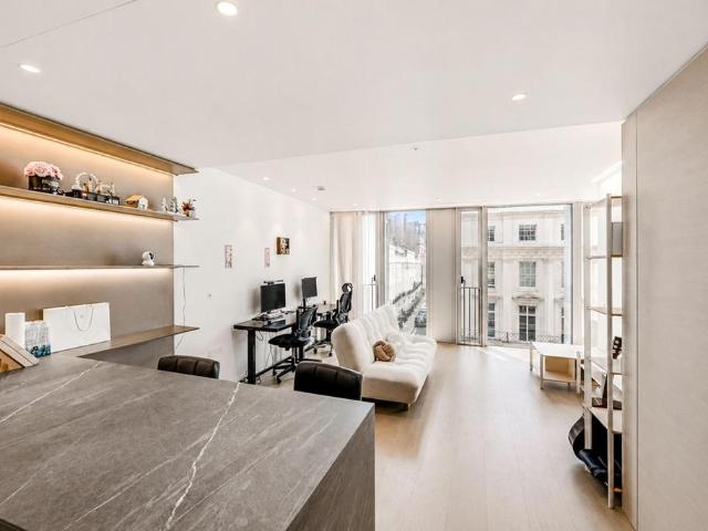 Flat for sale in City of Westminster, Greater London