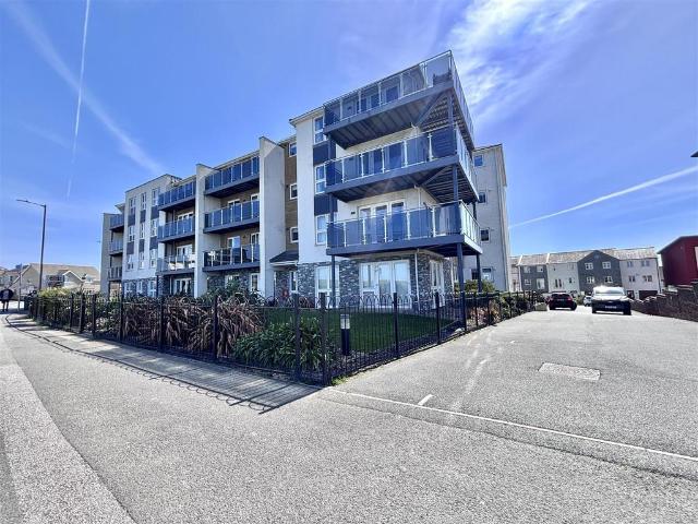 Flat for sale in Newquay, Cornwall