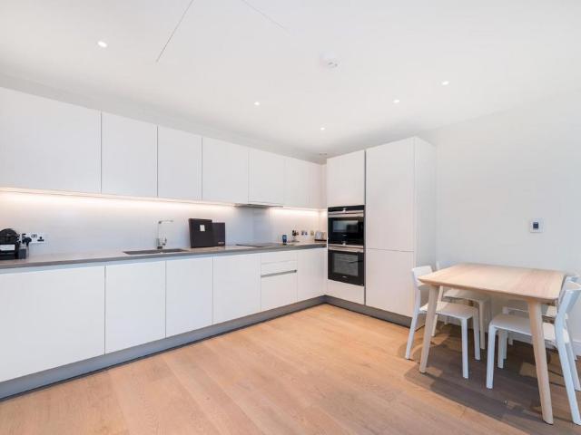 Flat for sale in Greater London