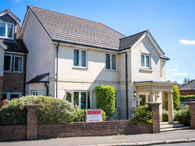 Flat for sale in Row Town, Surrey