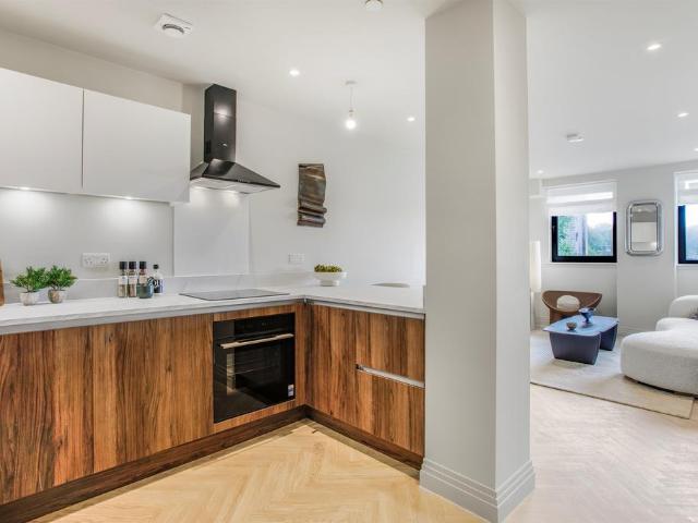 Flat for sale in Brunswick