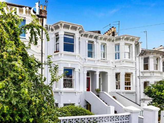 Flat for sale in Round Hill, Brighton & Hove