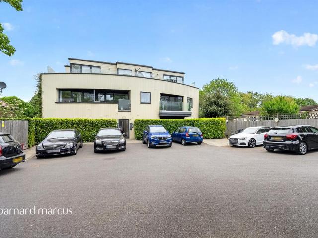 Flat for sale in West Ewell, Ewell