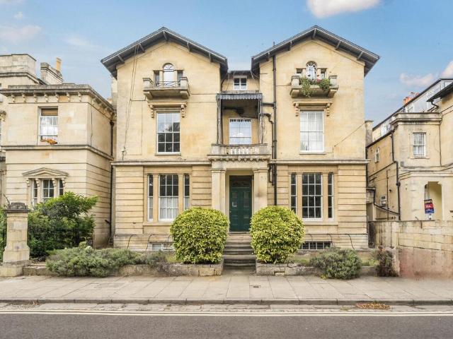 Flat for sale in Newtown, Reading