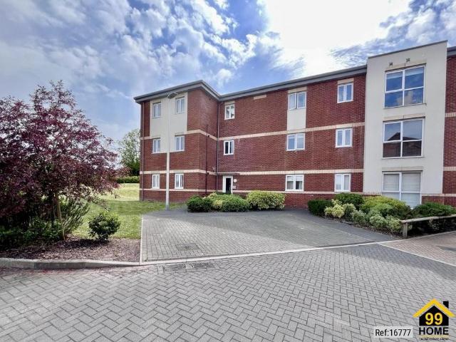 Flat for sale in Highweek, Bridford