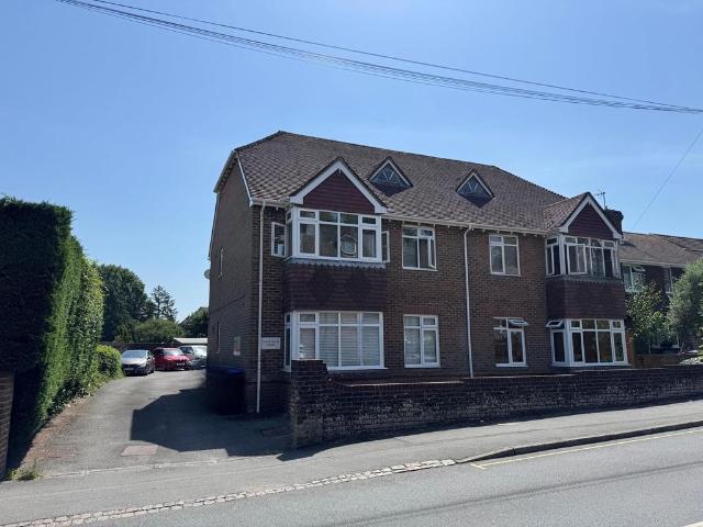 Flat for sale in World's End, Perryfields