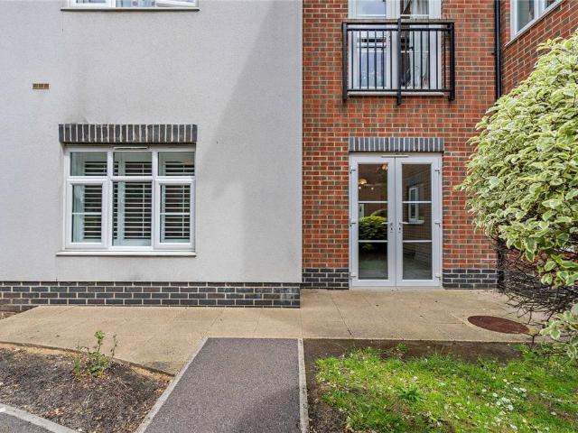 Flat for sale in Thatcham, West Berkshire