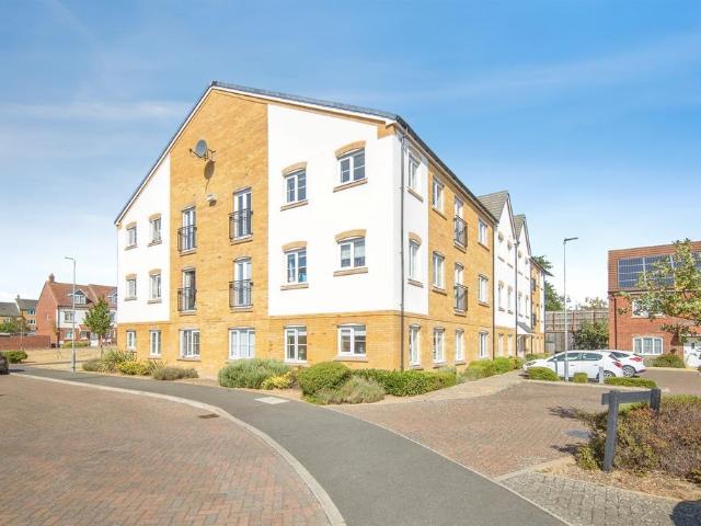 Flat for sale in Chelmondiston, Suffolk