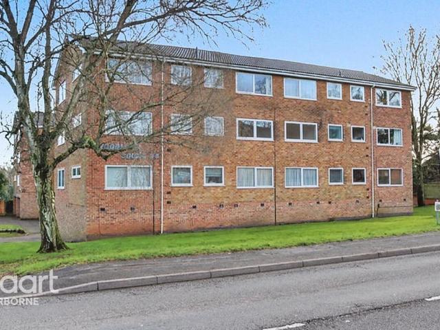 Flat for sale in Kings Norton, West Midlands