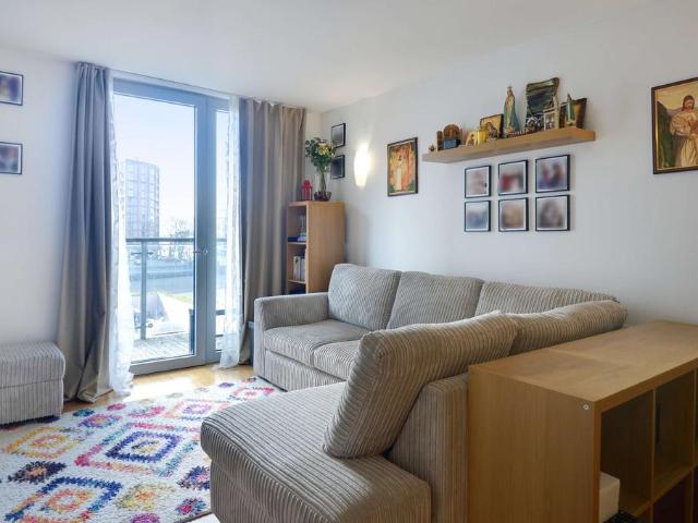 Flat for sale in Greater London