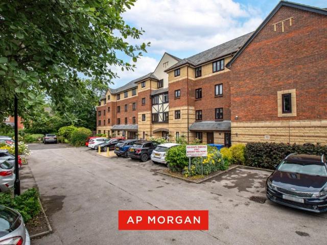 Flat for sale in Wollaston, Amblecote