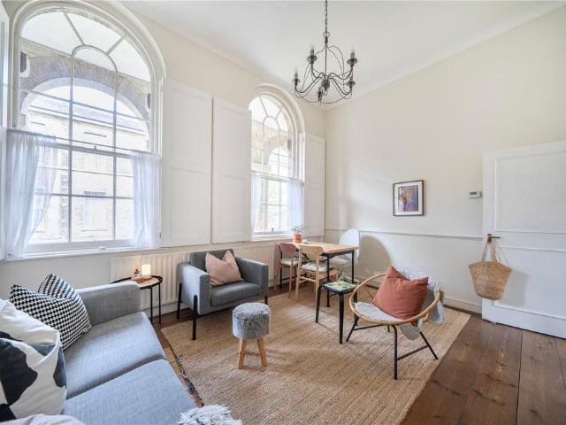 Flat for sale in Shooters Hill, Greater London