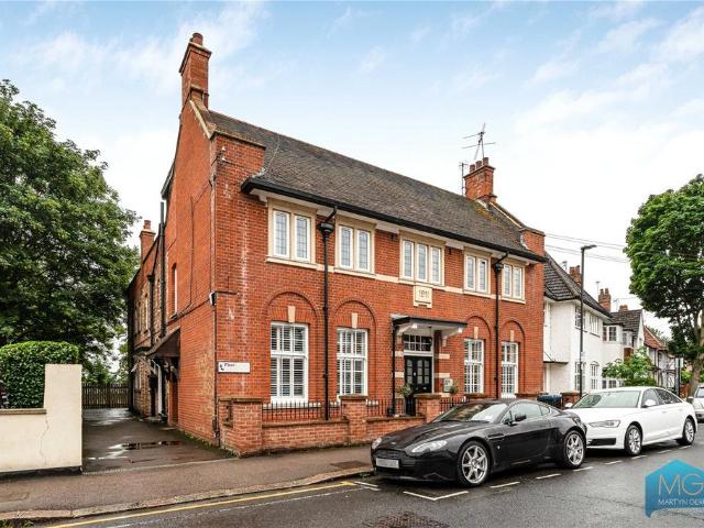 Flat for sale in Winchmore Hill, Palmers Green