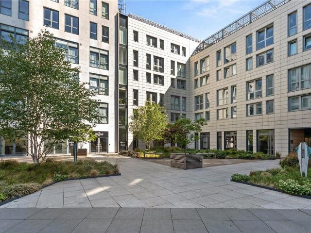 Flat for sale in Hoxton, Greater London