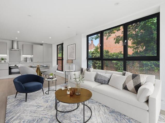 Flat for sale in Walton, Aylesbury