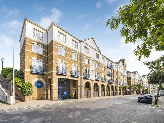 Flat for sale in Rotherhithe, Greater London