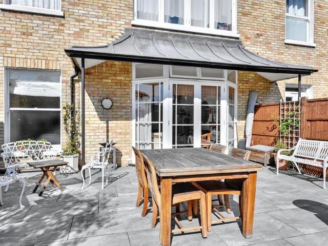 Flat for sale in Arbury, Cambridgeshire