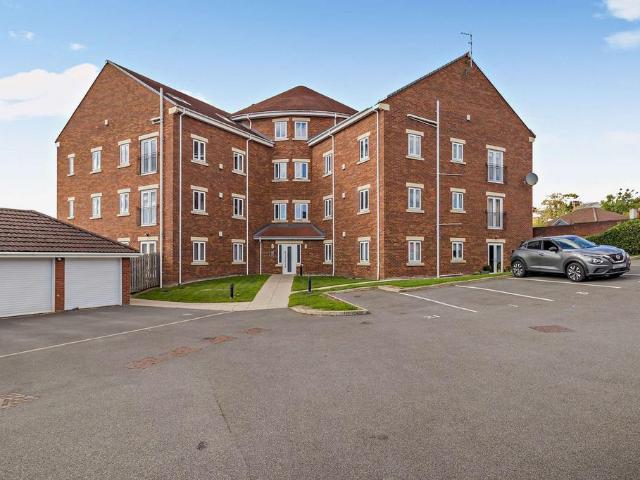 Flat for sale in Gawthorpe, Wakefield