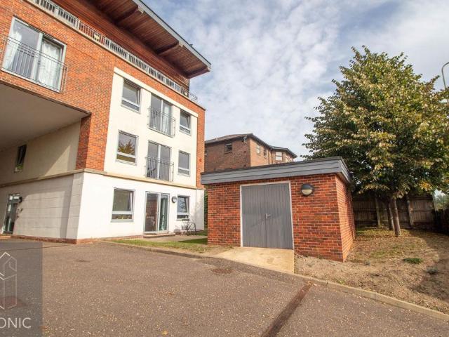 Flat for sale in Thorpe Hamlet, Norwich