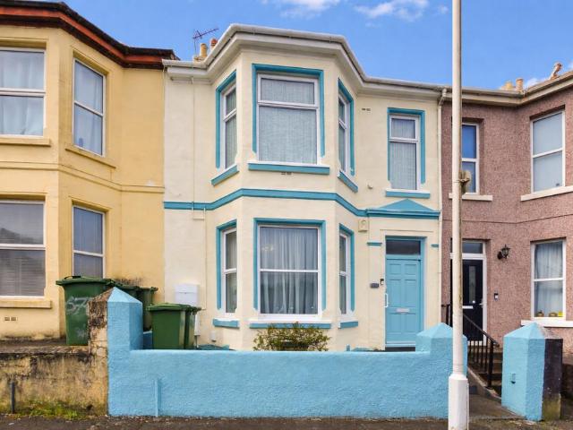 Flat for sale in Mount Wise