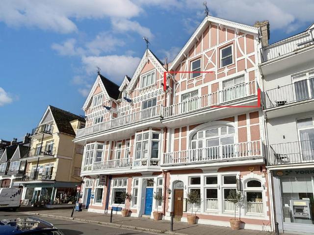 Flat for sale in Strode, Devon