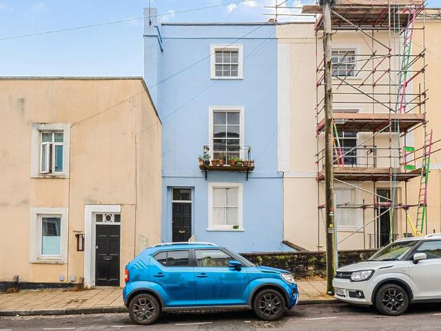 Flat for sale in Feckenham, City Of Bristol