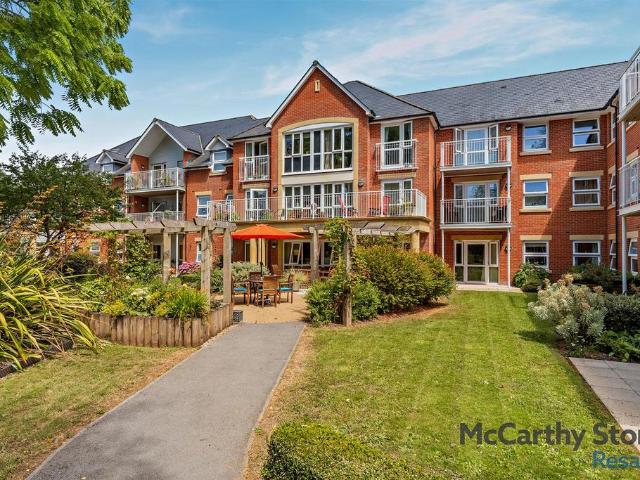 Flat for sale in Rockwell Green, Somerset