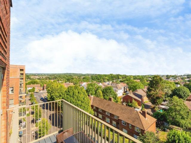 Flat for sale in Watford Rural, Batchworth