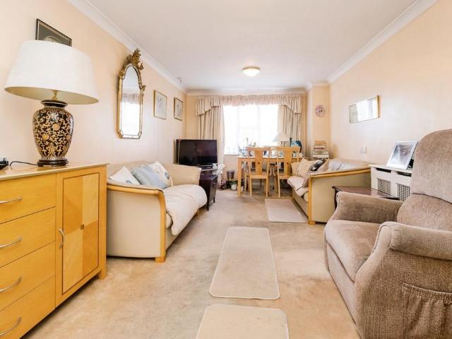 Flat for sale in Greater London
