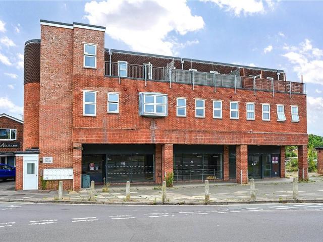 Flat for sale in Moulsham Green, Hart