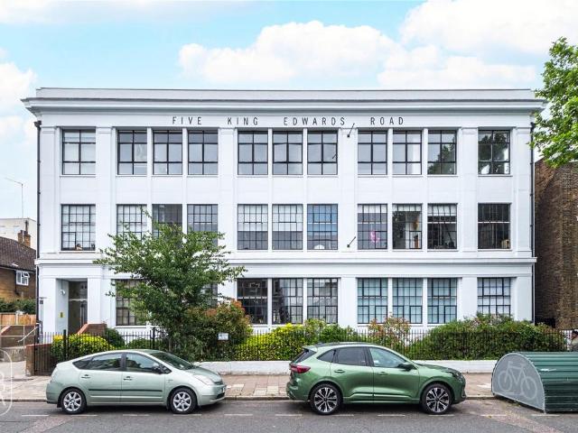 Flat for sale in South Hackney, Greater London