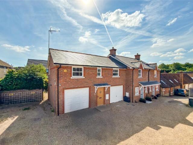Flat for sale in King's Walden, Hertfordshire